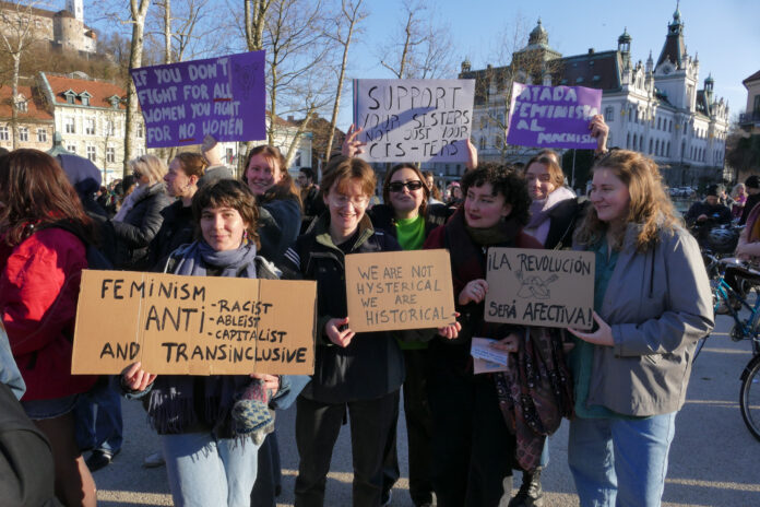 Protest v Ljubljani 8. marca 2022 23.jpg Protest v Ljubljani 8. marca 2022 23.jpg